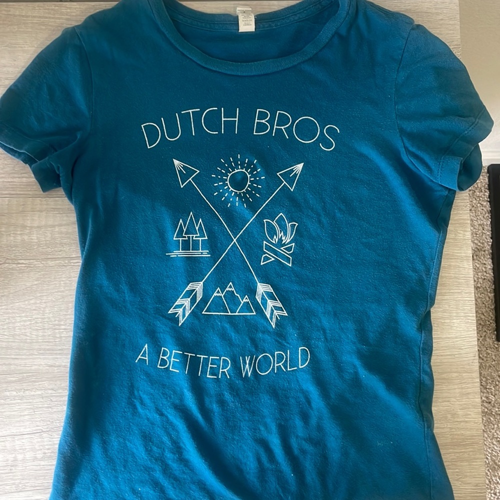Small deep blue, fine line art Dutch Bro’s “A better world” exclusive Tee!